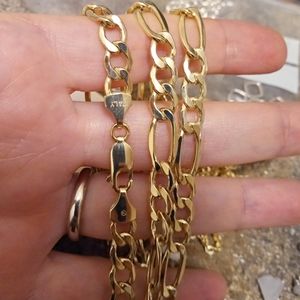 Solid 10k yellow gold chunky chain, 22" long, 7.5 mm wide, 10 grams, new